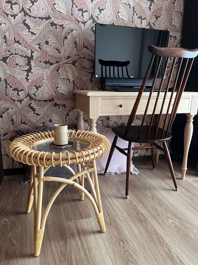 愛猫たちのお気に入りの場所 ”ラタンガラストップローテーブル”