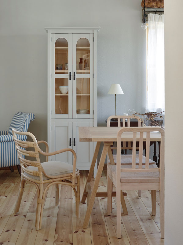 Hata Trestle Table/Desk