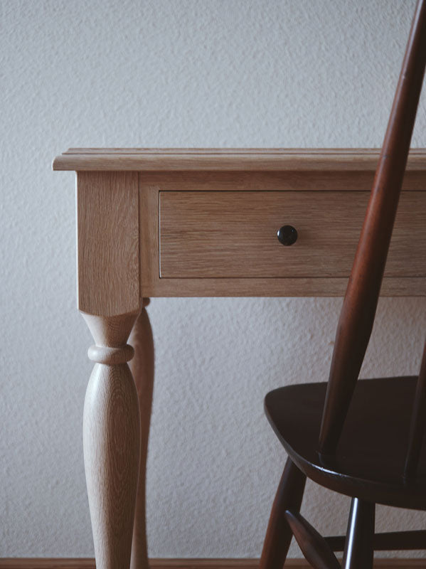 細い脚のオークデスク Oak Desk