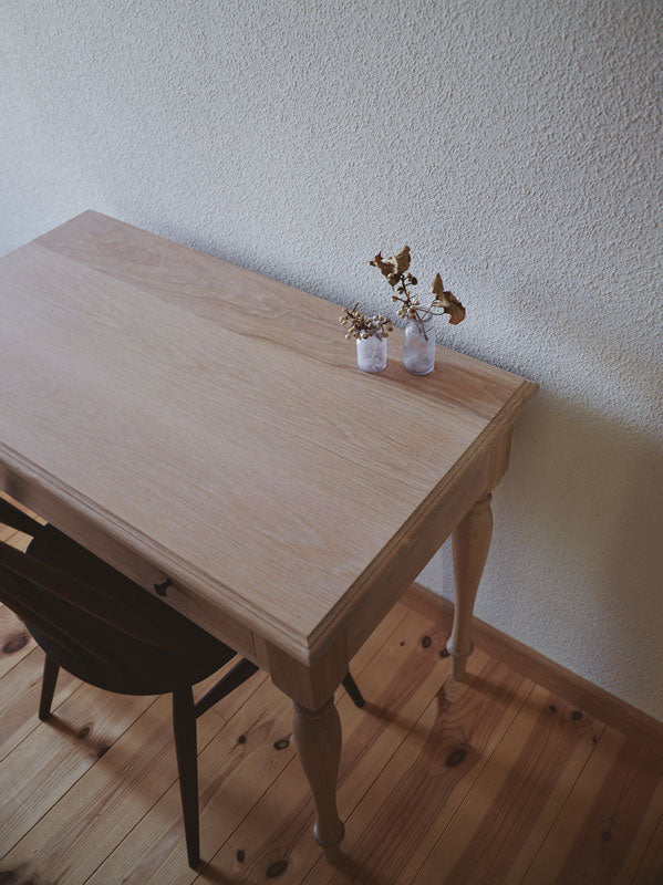 細い脚のオークデスク Oak Desk