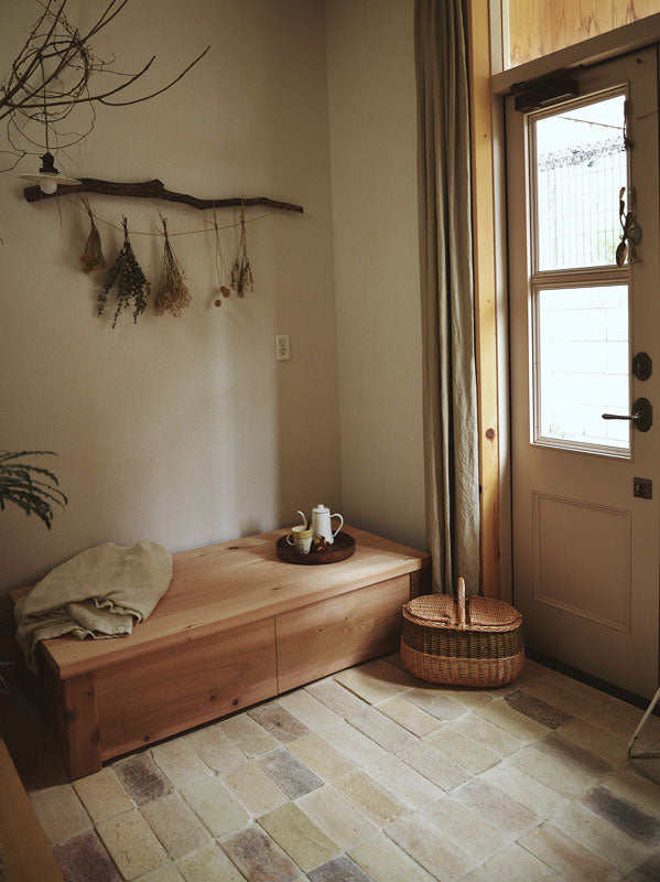 木製のストレージベンチ