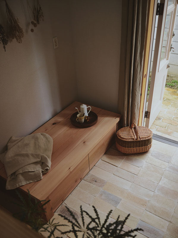 木製のストレージベンチ