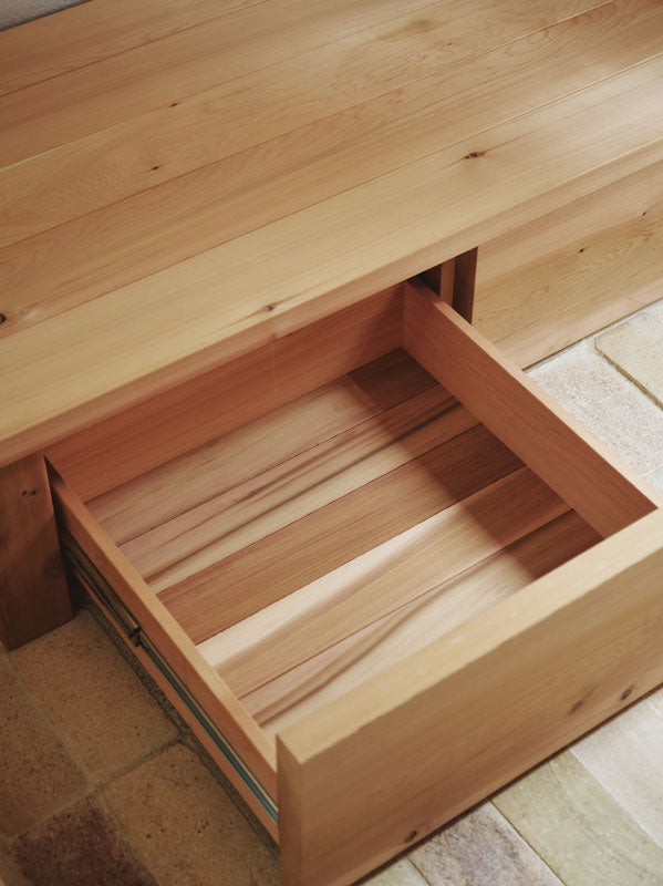 木製のストレージベンチ