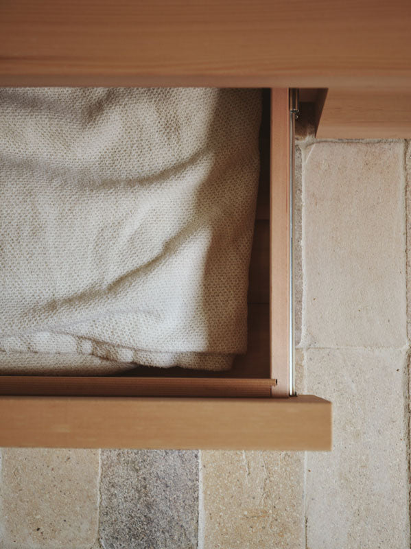 木製のストレージベンチ