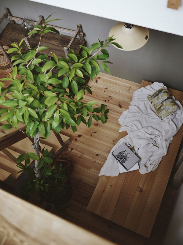 木製のデイベッド