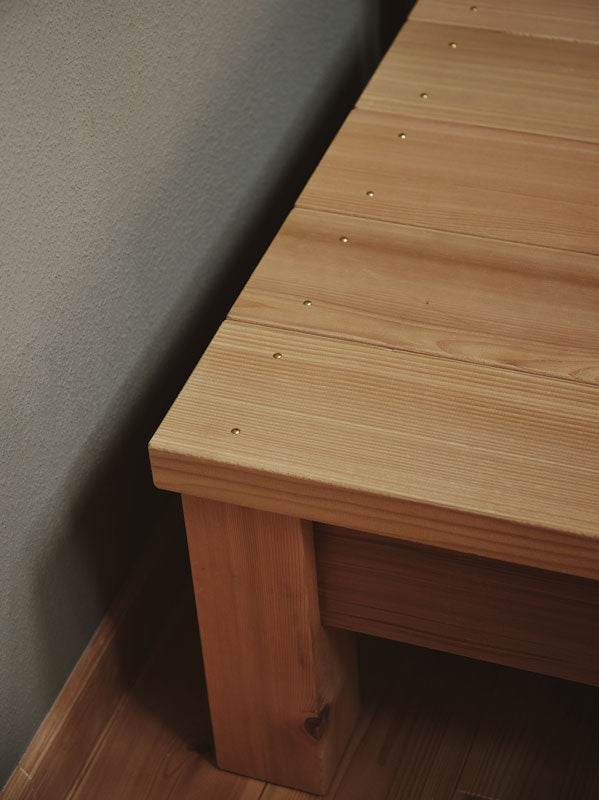 木製のデイベッド