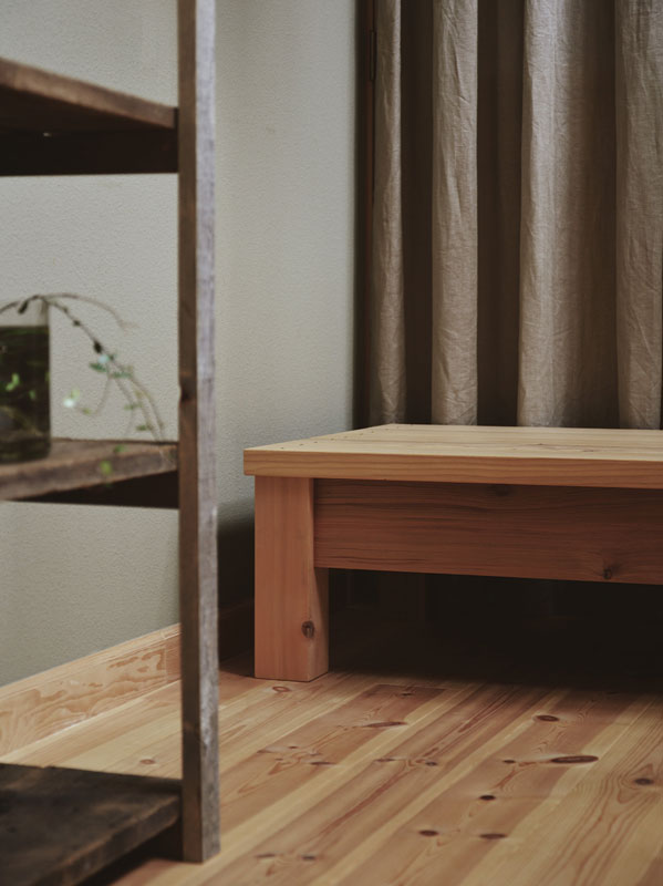 木製のデイベッド