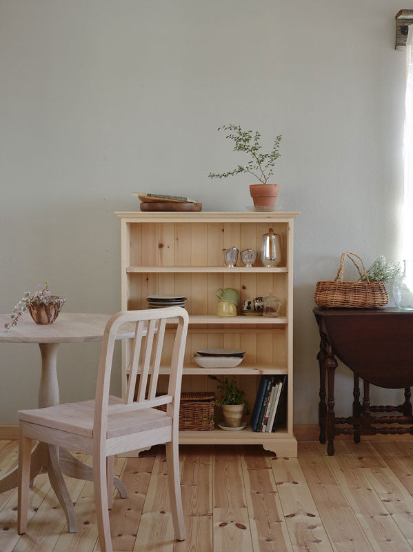 シンプルなシェルフ