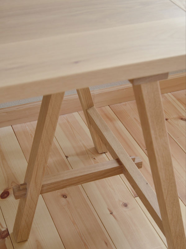 Hata Trestle Table/Desk