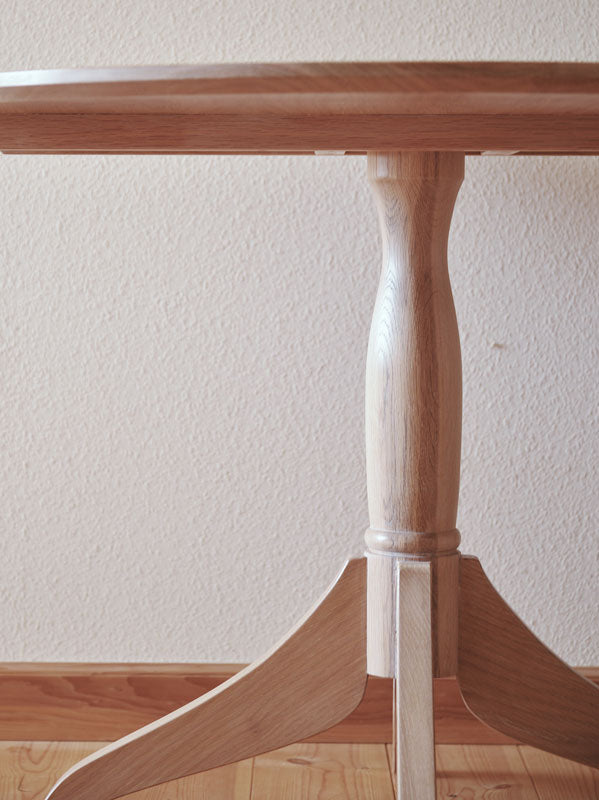 Oak Round Table for living dining H660