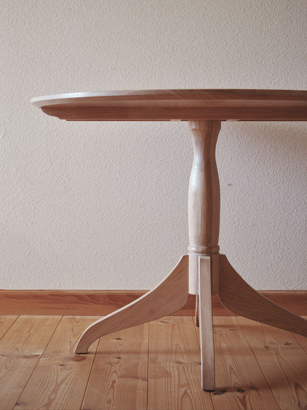 Oak Round Table for living dining H660