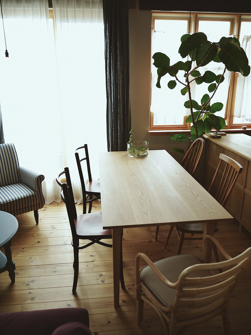 Atelier Table