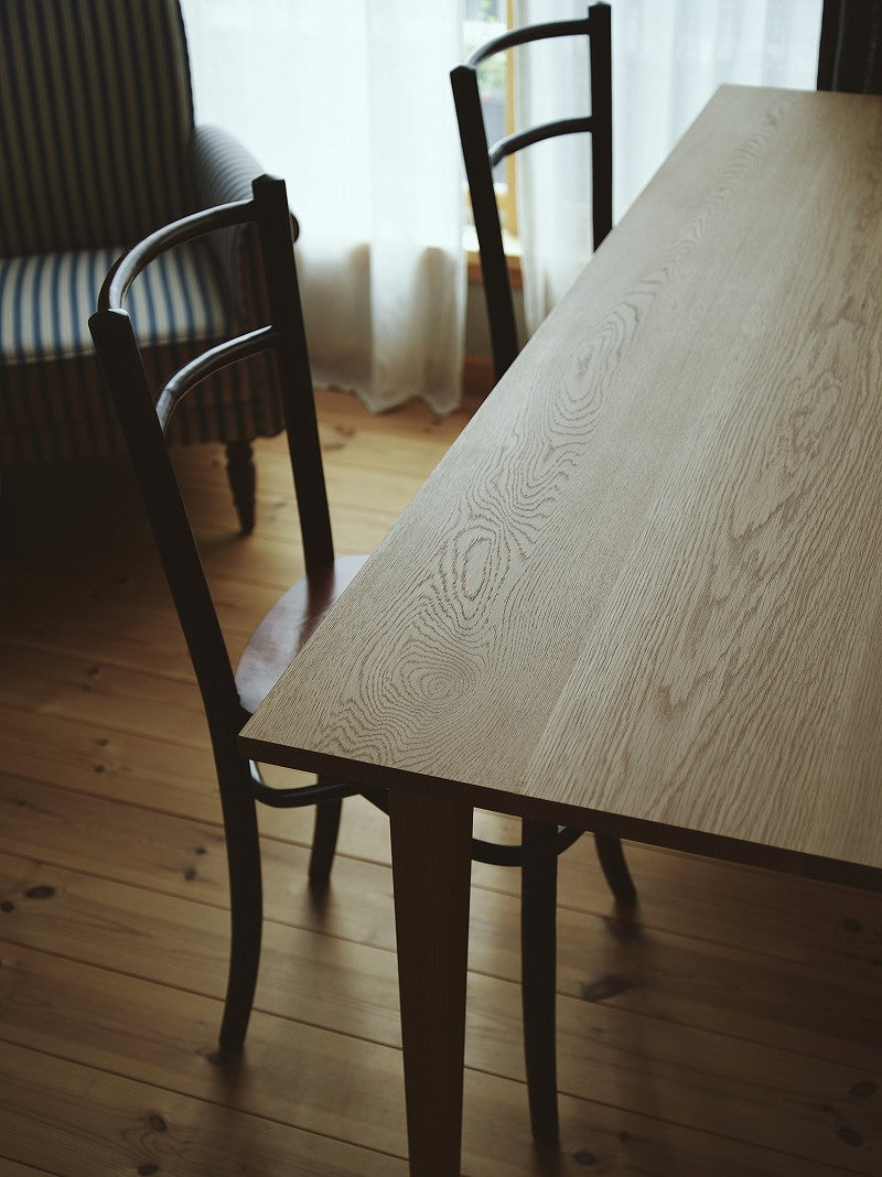 Atelier Table